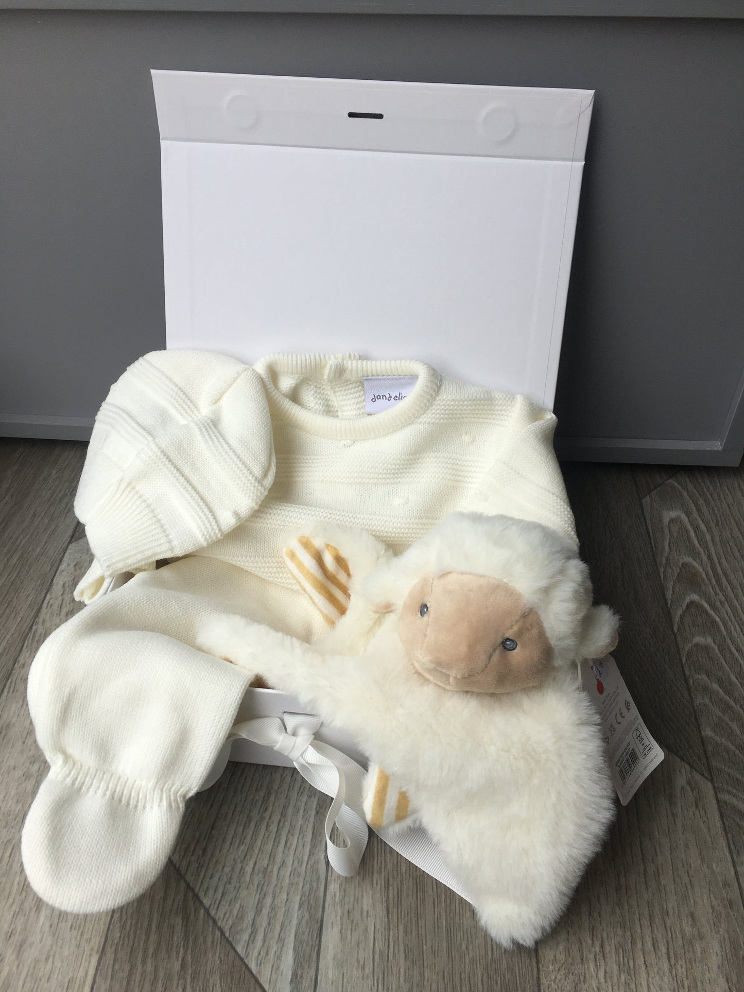 a baby Neutral Gift Set