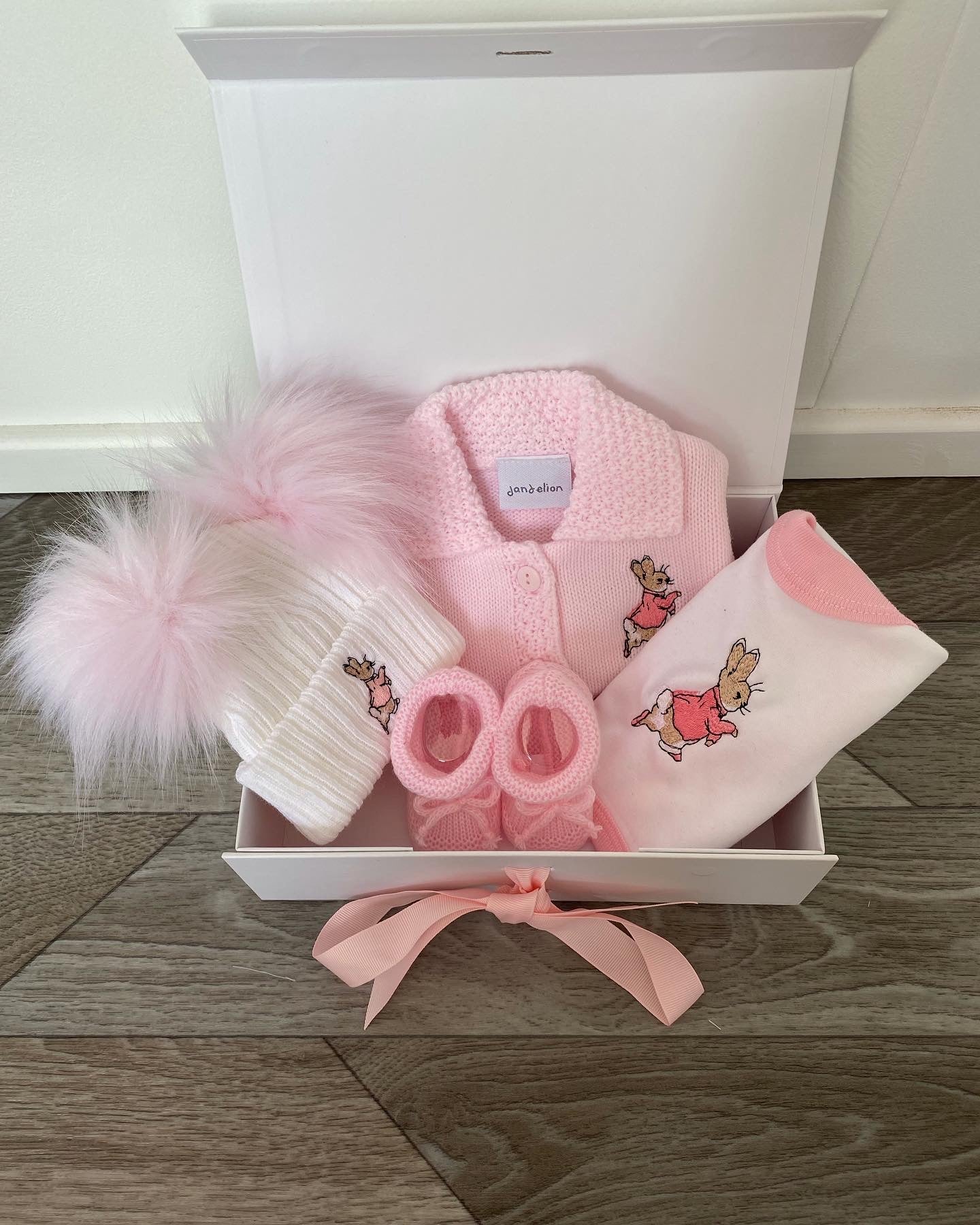 Baby girls gift hamper